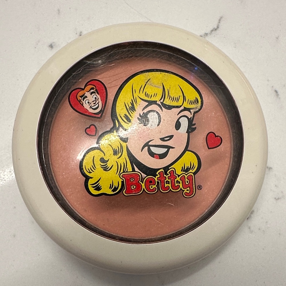 NEVER USED LIMITED EDITION MAC Betty powder blush